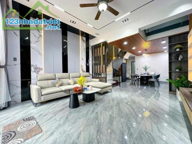 Nhà đất Lê Hải chào bán siêu phẩm căn nhà 3 tầng mặt tiền đường Hoà Phú 3. - 8