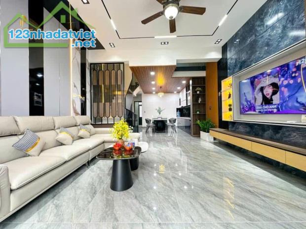 Nhà đất Lê Hải chào bán siêu phẩm căn nhà 3 tầng mặt tiền đường Hoà Phú 3. - 7