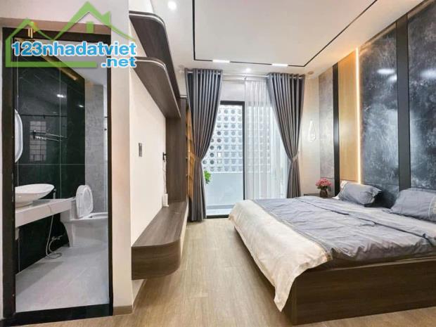 Nhà đất Lê Hải chào bán siêu phẩm căn nhà 3 tầng mặt tiền đường Hoà Phú 3.