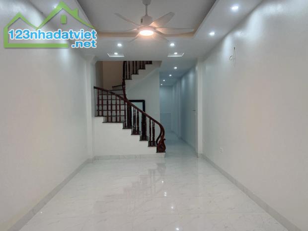 Bán nhà 5 tầng Hữu Hưng, Nam Từ Liêm 59m2