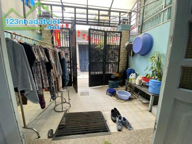 Nhà Trung Tâm Q7-Sát Mặt Tiền Đường Số-Bán Chia Tài Sản-62m2 Nhỉnh 7tỷ.