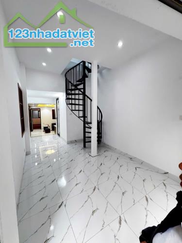 Nhà đẹp khu vực Đống Đa tiện ích bạt ngàn - 2