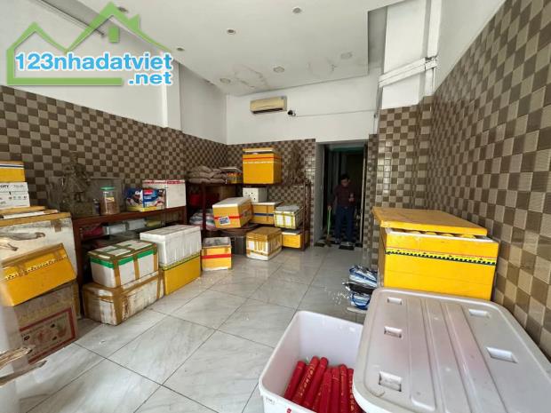 Bán nhà mặt phố Nguyễn Thái Học - Ba Đình - 43m2. Nhà 2 tầng. MT: 4,2m.  💥💥💥MẶT PHỐ NGU - 3