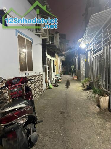 NHÀ GIÁ RẺ 40M 2 TẦNG SHR 3PN TÂN THỚI NHẤT QUẬN 12 SÁT TÂN BÌNH - 3