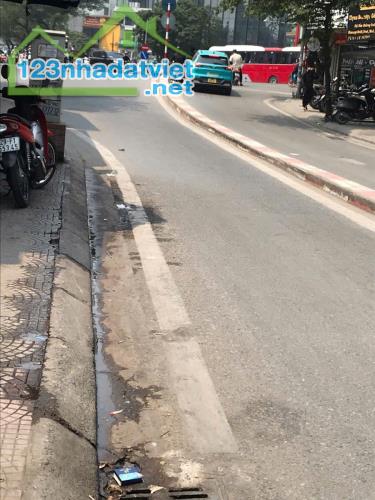 BÁN NHÀ  ĐẸP TÂY HỒ - CÁCH 1 NHÀ RA PHỐ - BA BƯỚC RA HỒ TÂY