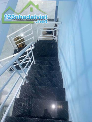 Bán nhà Hẻm Xe Hơi 4M 49m2 GẦN ĐƯỜNG LỚN, gần CHỢ PHÚ XUÂN, Đ.Chuyên Dùng 9, Quận 7. - 1