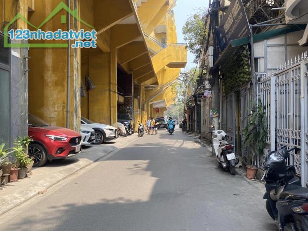 NHÀ PHỐ TRỊNH HOÀI ĐỨC💥 39M2 x 3T💥 MT 3.4M 12.6 TỶ💥 Ô TÔ TRÁNH💥 KINH DOANH SẦM UẤT - 4