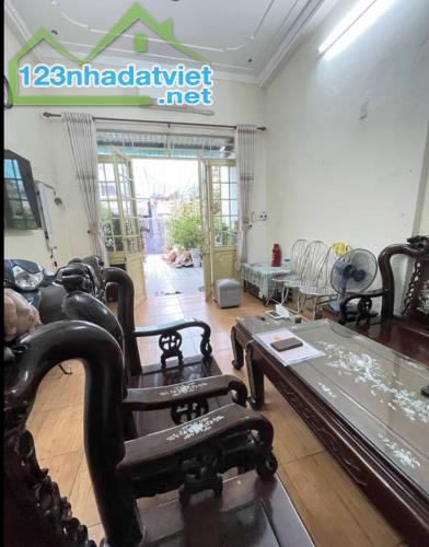 Bán nhà 2 tầng đường Hải Phòng . DT:100m . Giá 4tỷ2 thương lượng - 1
