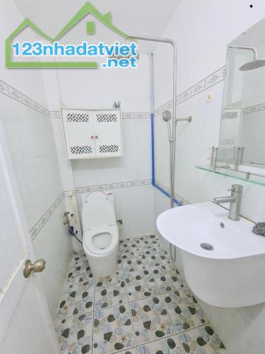 Bán gấp nhà đẹp lung linh ở ngay Mễ Cốc, 42m2, 4 PN, gần chợ, SHR, chỉ 3.95 tỷ. - 2
