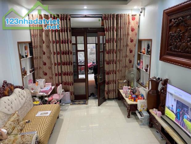 Cần bán nhà phố KIM NGƯU  38m2 - 5 đ nhà thiết kế 5 tầng , 3 phòng ngủ ô tô chạy bọn bọn . - 1