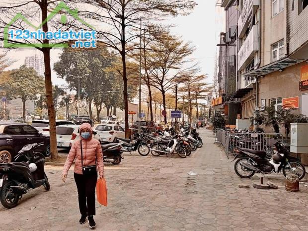 ĐẤT MẶT PHỐ - VỈA HÈ ĐÁ BÓNG - NỞ HẬU - GÓC 3 THOÁNG - ĐẸP NHẤT ĐƯỜNG LÁNG - GIÁP CẦU - 1