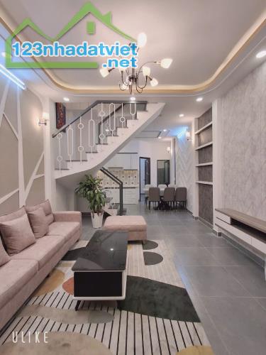Bán Nhà Thạnh Lộc 19, Quận 12, 3 Phòng Ngủ, 3.x Tỷ