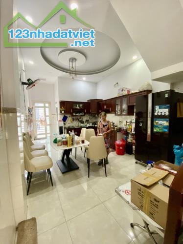 Nhà Trần Thị Hè Hiệp Thành Quận 12 68m2 3 Tầng Chỉ 4 Tỷ 88 TL. - 4