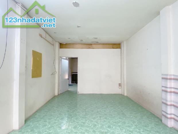 GẤP BÁN NHÀ ĐƯỜNG THÀNH THÁI Q10_HẺM OTO_50m2_CHỈ 8.3TỶ_KV DÂN TRÍ CAO - 2