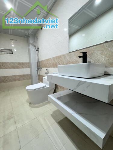 Hàng hiếm- tây mỗ, ngõ nông, gần phố,mặt tiền rộng 7m, dt 45m2* 4t* 6,5 tỷ - 3