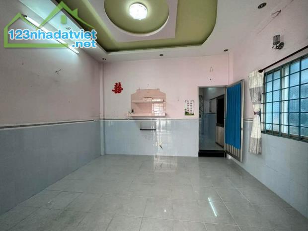 HẺM 379// SÁT MT QUANG TRUNG – 64M2 (4,7x14), 2,5 TẦNG 4PN, SỔ VUÔNG, KLG, CHỈ 4,3 TỶ TL - 1