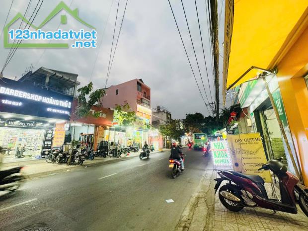 Bán nhà mặt tiền Tân Quý -  giao Gò Dầu, Tân Hương, 5.1x17.5m, Cấp 4 - tiện xây, 13.5 tỷ.