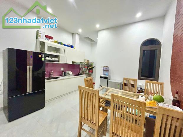 CHÍNH CHỦ CẦN BÁN NHÀ 2 TẦNG TẠI PHƯỜNG ĐÔNG HƯƠNG - TP. THANH HÓA. - 1