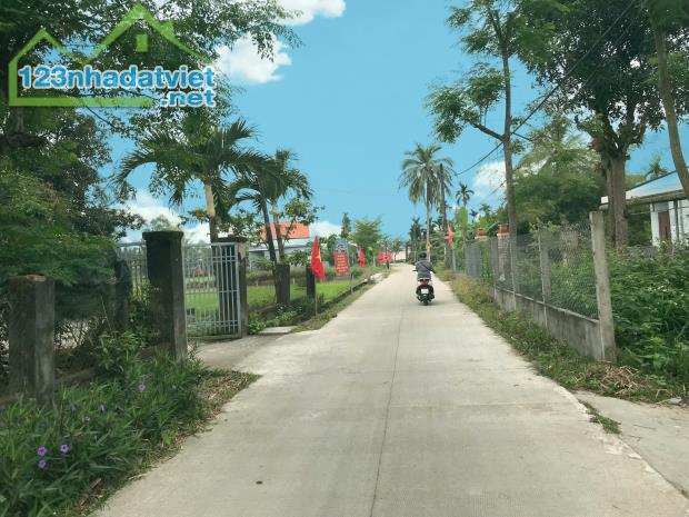 CHỈ CÒN 1 LÔ ĐẸP NHẤT KHU VỰC - NGAY TRỤC CHÍNH GẦN CHỢ LẠC THÀNH