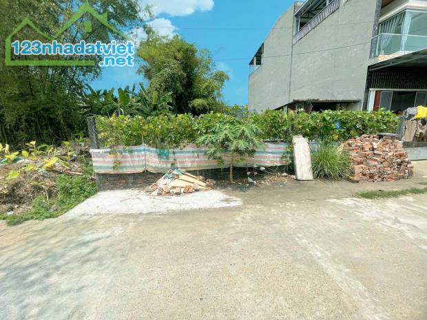 CHỈ CÒN 1 LÔ ĐẸP NHẤT KHU VỰC - NGAY TRỤC CHÍNH GẦN CHỢ LẠC THÀNH - 1
