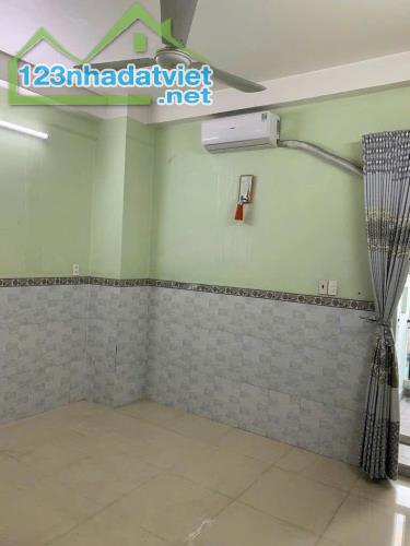 NHÀ ĐẸP - GIÁ TỐT - VỊ TRÍ THUẬN LỢI - CẦN CHO THUÊ CĂN NHÀ HẺM Ô TÔ tại Phạm Ngũ Lão - 3