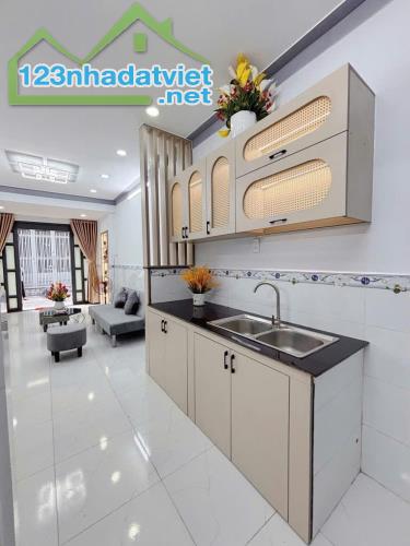 BÌNH TÂN - CHIẾN LƯỢC - HẺM 4M THÔNG  - 2 TẦNG MỚI ĐẸP - SỔ VUÔNG ĐẸP HOÀN CÔNG ĐỦ - 3.15T - 1