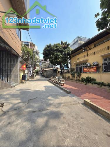 BÁN NHÀ NAM TỪ LIÊM - Ô TÔ VÀO NHÀ - GẦN PHỐ - GIÁ CHƯA ĐẾN 6 TỶ