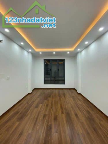 Bán nhà mới đẹp dt 52m2, 5 tầng, 8 phòng ngủ, Yên Lãng thông Thái Thịnh, Láng, 10m ra ô