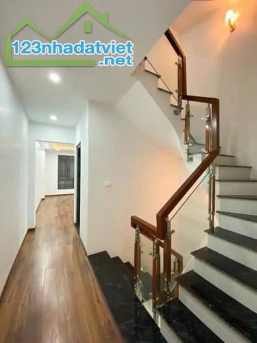 Bán nhà mới đẹp dt 52m2, 5 tầng, 8 phòng ngủ, Yên Lãng thông Thái Thịnh, Láng, 10m ra ô - 1