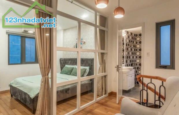 Bán nhà HxH Nguyễn Thị Minh Khai, Đakao, Quận 1, 3 lầu decor rất là đẹp chỉ 8,6 tỷ