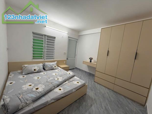 Cần bán nhà gác lửng đúc đường Lê Văn Sỹ - gần biển