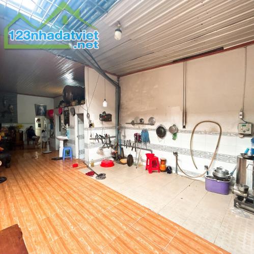 Bán nhà cấp 4 gần Chợ Thánh Tâm, Đền Thánh Martin, Tân Hòa, Biên Hòa, 215m2, giá 5 tỷ 500. - 2