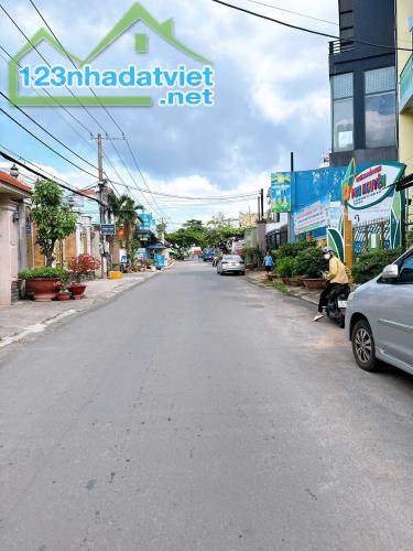Bán nhà cấp 4 gần Chợ Thánh Tâm, Đền Thánh Martin, Tân Hòa, Biên Hòa, 215m2, giá 5 tỷ 500. - 3