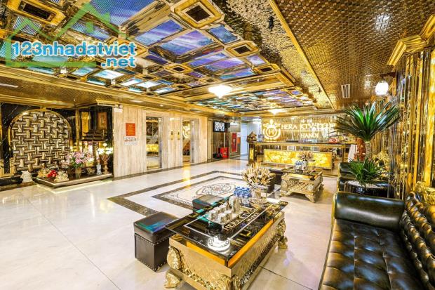 Bán nhà mặt phố quận Ba Đình 220, 11 tầng, 2 thoáng, 2 thang máy, full nội thất cao cấp - 2