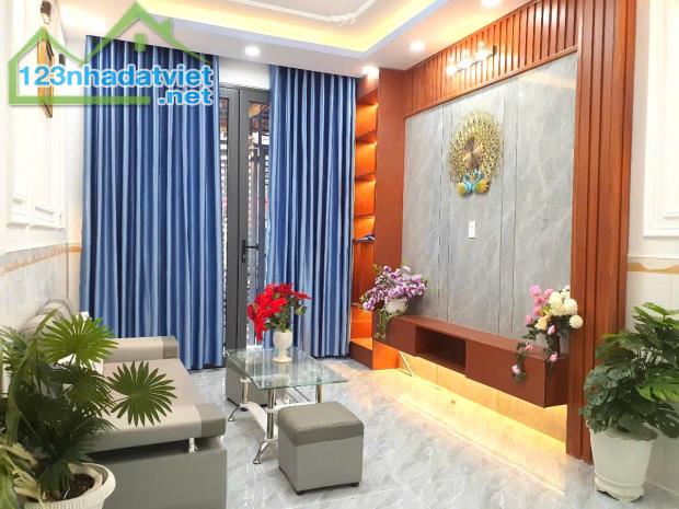 Bán nhà sát mặt tiền,  Quận 8 3 Lầu  4PN 47m2 chỉ 3tỷ6 TL - 3