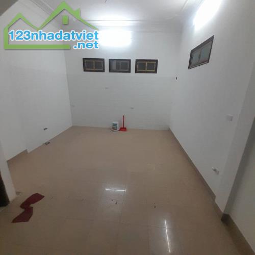 ✨ Bán Nhà Mặt Phố Kim Mã 80 m2 5 tầng 4.8 ngang K/Doanh Vip Vỉa hè Đá bóng ✨