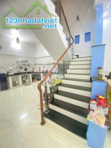 Chốt ngay nhà đẹp mặt tiền gần sát biển Sơn Trà, TP. Đà Nẵng - 1