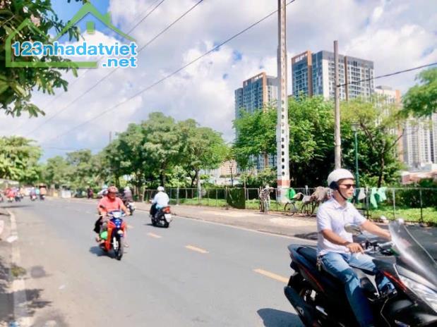 NHÀ VIEW SÔNG CỰC ĐẸP MT ĐƯỜNG KINH DOANH TRẦN XUÂN SOẠN - P TÂN KIỂNG - Q7 - 114M2 - 15 - 1