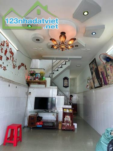HẺM XE HƠI – BÌNH TÂN – GẦN LÊ ĐÌNH CẨN- NHÀ 2 TẦNG MỚI ĐẸP Ở NGAY - NHỈNH 3 TỶ - 2