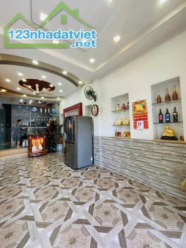 Mặt Tiền Kinh Doanh Ngang lớn 5m Dài 13m 65m2 5Tầng Lũy Bán Bích Tân Phú. Chỉ 12 tỷ - 2
