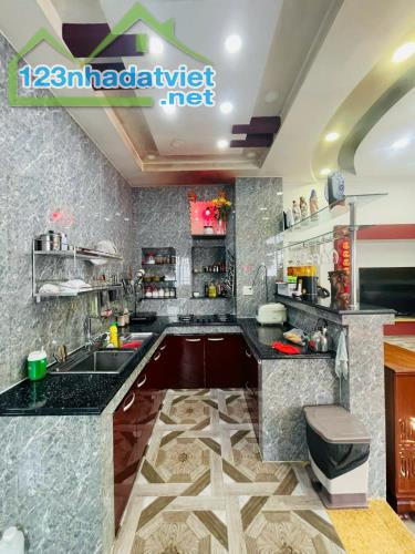 Mặt Tiền Kinh Doanh Ngang lớn 5m Dài 13m 65m2 5Tầng Lũy Bán Bích Tân Phú. Chỉ 12 tỷ - 3