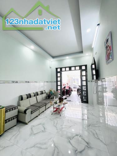 NHÀ BÁN GẦN TRƯỜNG CHINH - TÂN HƯNG THUẬN - 71m2 - HẺM 5M - CHỈ 3.XX TỶ - 2