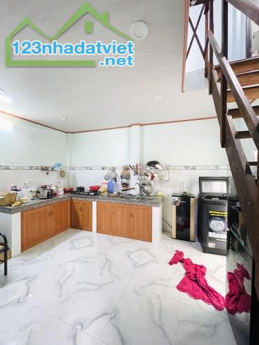 NHÀ BÁN GẦN TRƯỜNG CHINH - TÂN HƯNG THUẬN - 71m2 - HẺM 5M - CHỈ 3.XX TỶ - 3