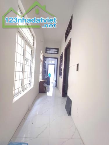 Bán nhà Thịnh Quang gần phố  ngõ thông , dân xây nhà đẹp lô góc  2 thoáng ô tô đỗ 52m giá - 2