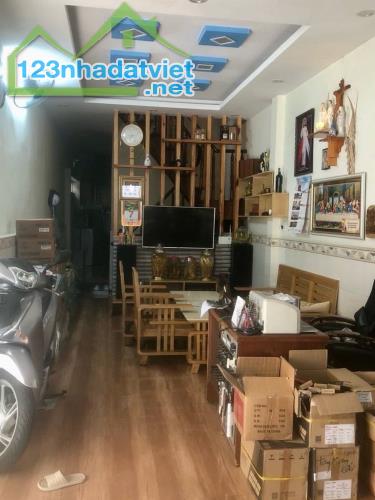 NGAY CV LÊ THỊ RIÊNG Q.10 - GÓC 2 MẶT HẺM XE HƠI - 64M2 - 3 TẦNG BTCT - NHỈNH 6 TỶ - 3