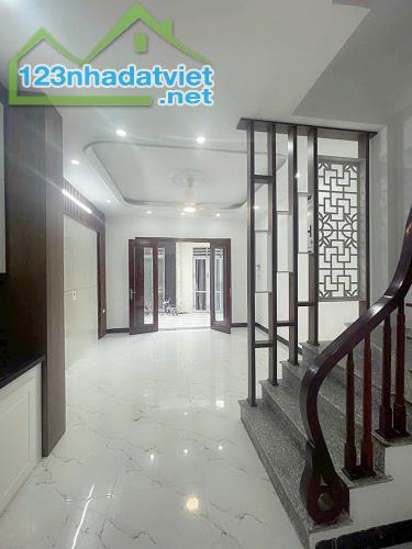 Bán nhà Biên Giang - Về ở ngay - 4tx32m2 - Đường QL6 - 3 km bến xe Yên Nghĩa - Giá 3,2 tỷ - 2