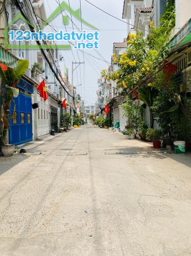 Bán nhà Đào Tông Nguyên Nhà Bè 2 tầng - 60m² Full Nội Thất Chỉ hơn 4 TỶ - 3