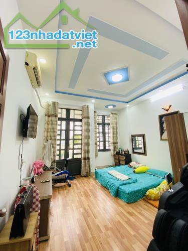 Bán nhà Đào Tông Nguyên Nhà Bè 2 tầng - 60m² Full Nội Thất Chỉ hơn 4 TỶ