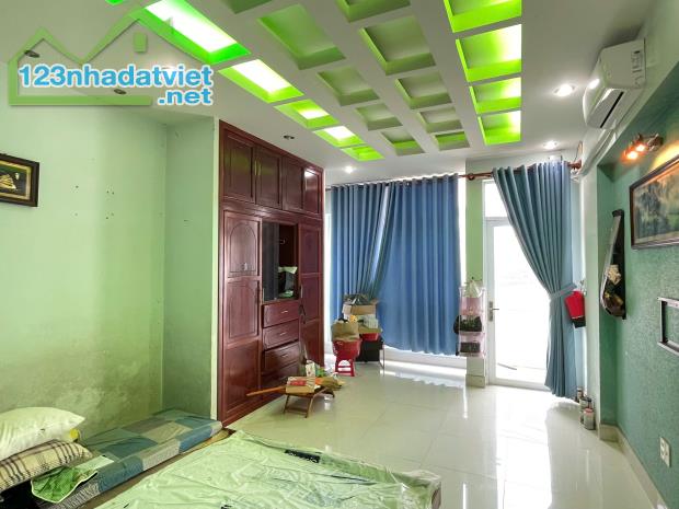 Bán Nhà Mặt Tiền N4 KDC Bửu Long , Phường Bửu Long, Biên Hoà DTSD 396m2 Giá 6,8 tỷ