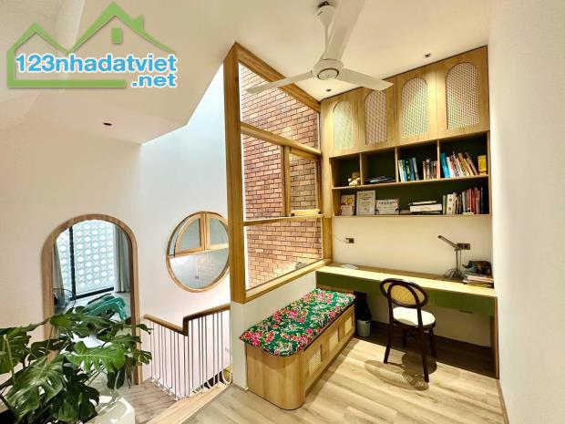 Đón đầu cầu Tứ Liên, ô tô đỗ cửa, 80m2, 5 tầng, gần phố, sổ nở hậu, 15,5 tỷ - 2